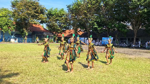 Penampilan Tari Sigrak Pramesti